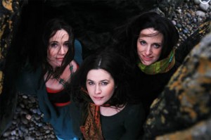 The Henry Girls Trad Singers